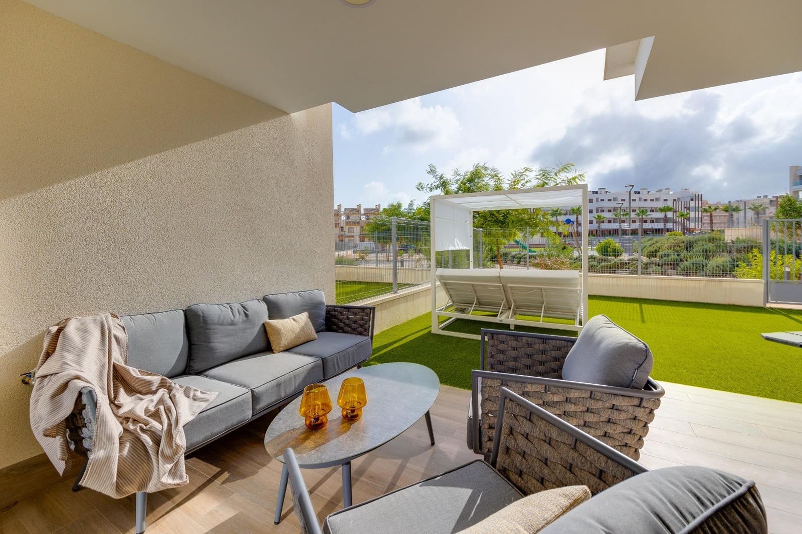 2 sovrum Lägenhet till salu i Orihuela Costa med pool garage - 320 000 € (Ref: 9328599)