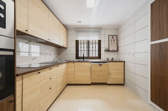 3 slaapkamer Huis te koop in San Miguel de Salinas met zwembad - € 229.000 (Ref: 9328609)