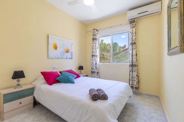 2 bedroom Villa for sale in Blue Lagoon with pool garage - € 249,000 (Ref: 9338605)