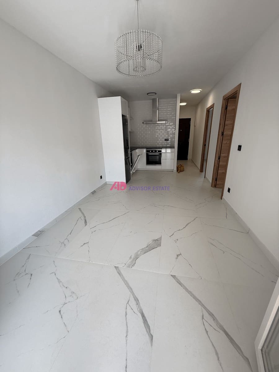 2 soverom Penthouse til salgs i Torrevieja med svømmebasseng - € 165 000 (Ref: 9338610)