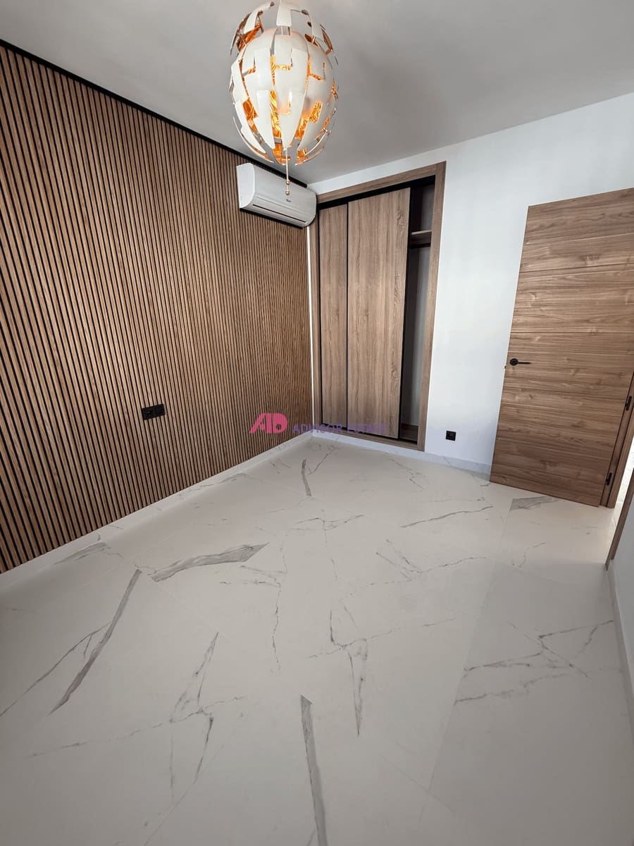 2 soverom Penthouse til salgs i Torrevieja med svømmebasseng - € 165 000 (Ref: 9338610)