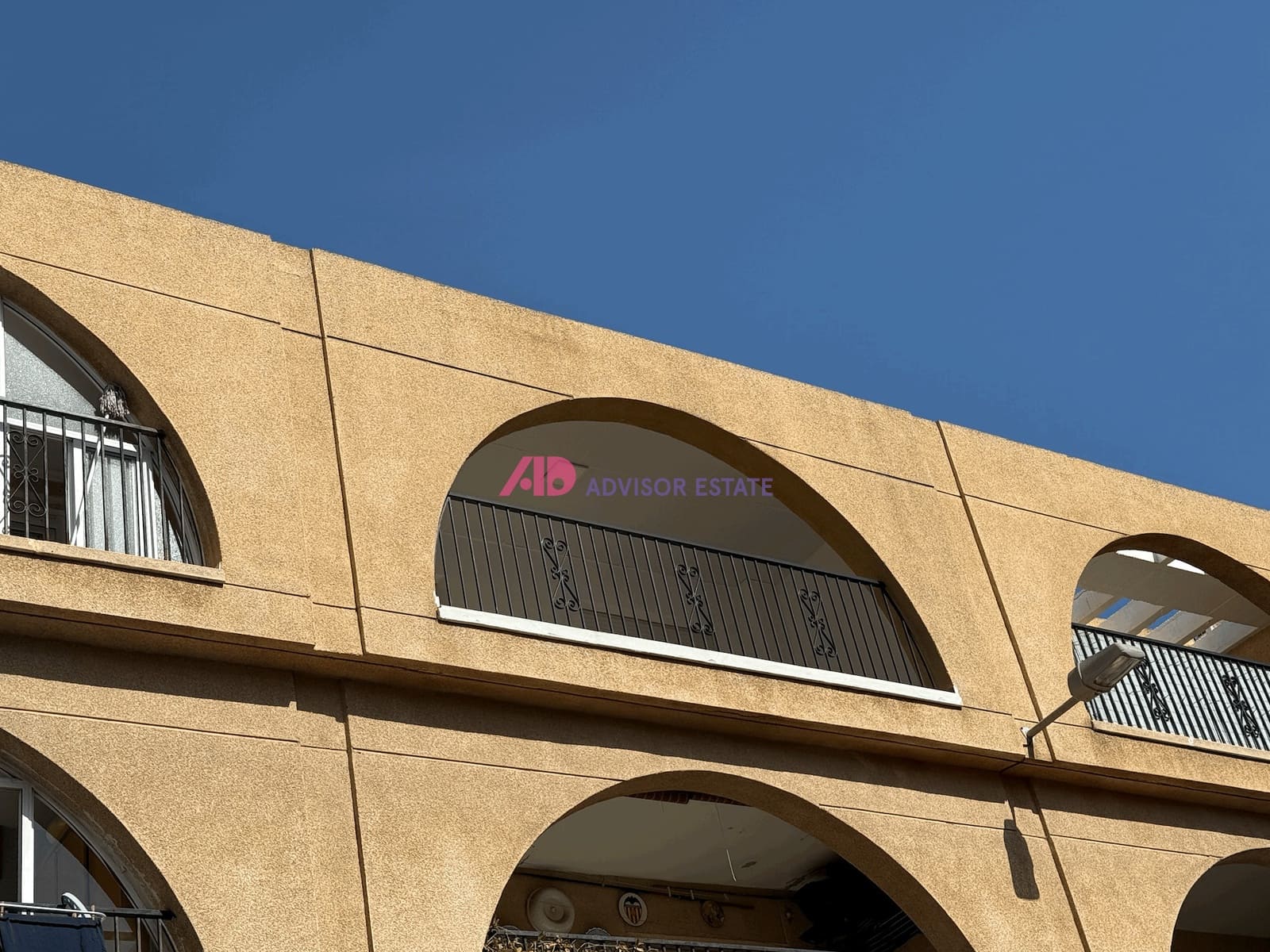 2 soverom Penthouse til salgs i Torrevieja med svømmebasseng - € 165 000 (Ref: 9338610)