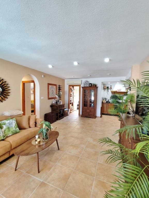 4 Zimmer Villa zu verkaufen in San Miguel de Salinas mit Pool Garage - 425.000 € (Ref: 9338612)