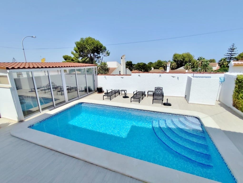 4 Zimmer Villa zu verkaufen in San Miguel de Salinas mit Pool Garage - 425.000 € (Ref: 9338612)