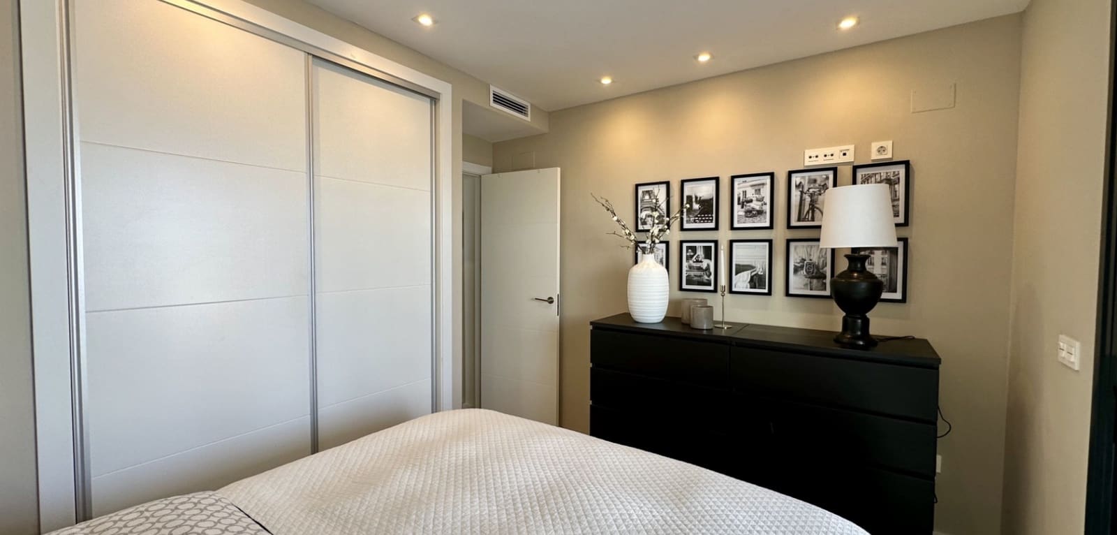 3 makuuhuone Huvila myytävänä paikassa Orihuela Costa mukana uima-altaan - 449 950 € (Ref: 9338619)