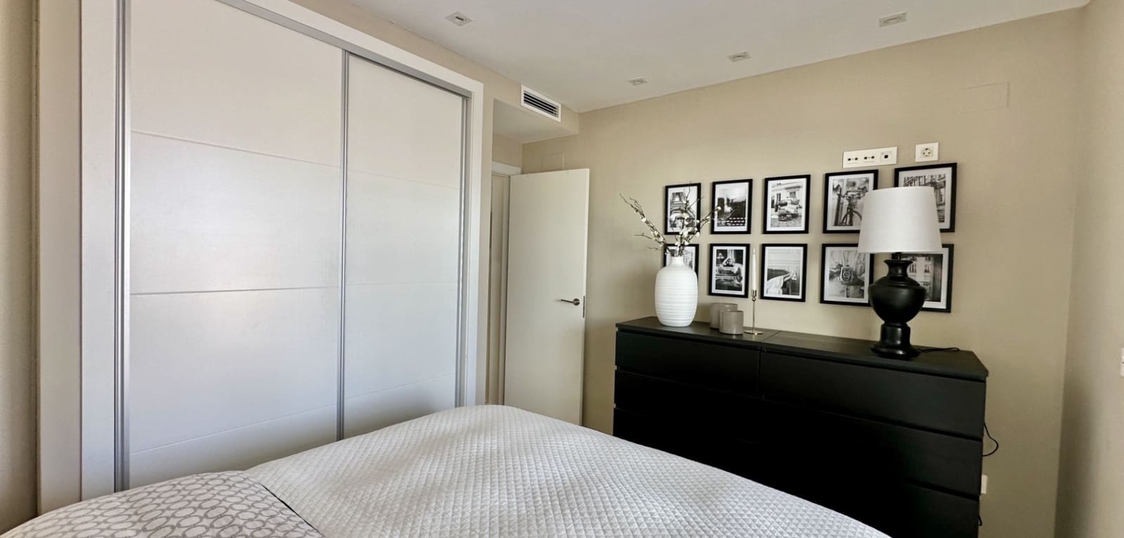 3 makuuhuone Huvila myytävänä paikassa Orihuela Costa mukana uima-altaan - 449 950 € (Ref: 9338619)