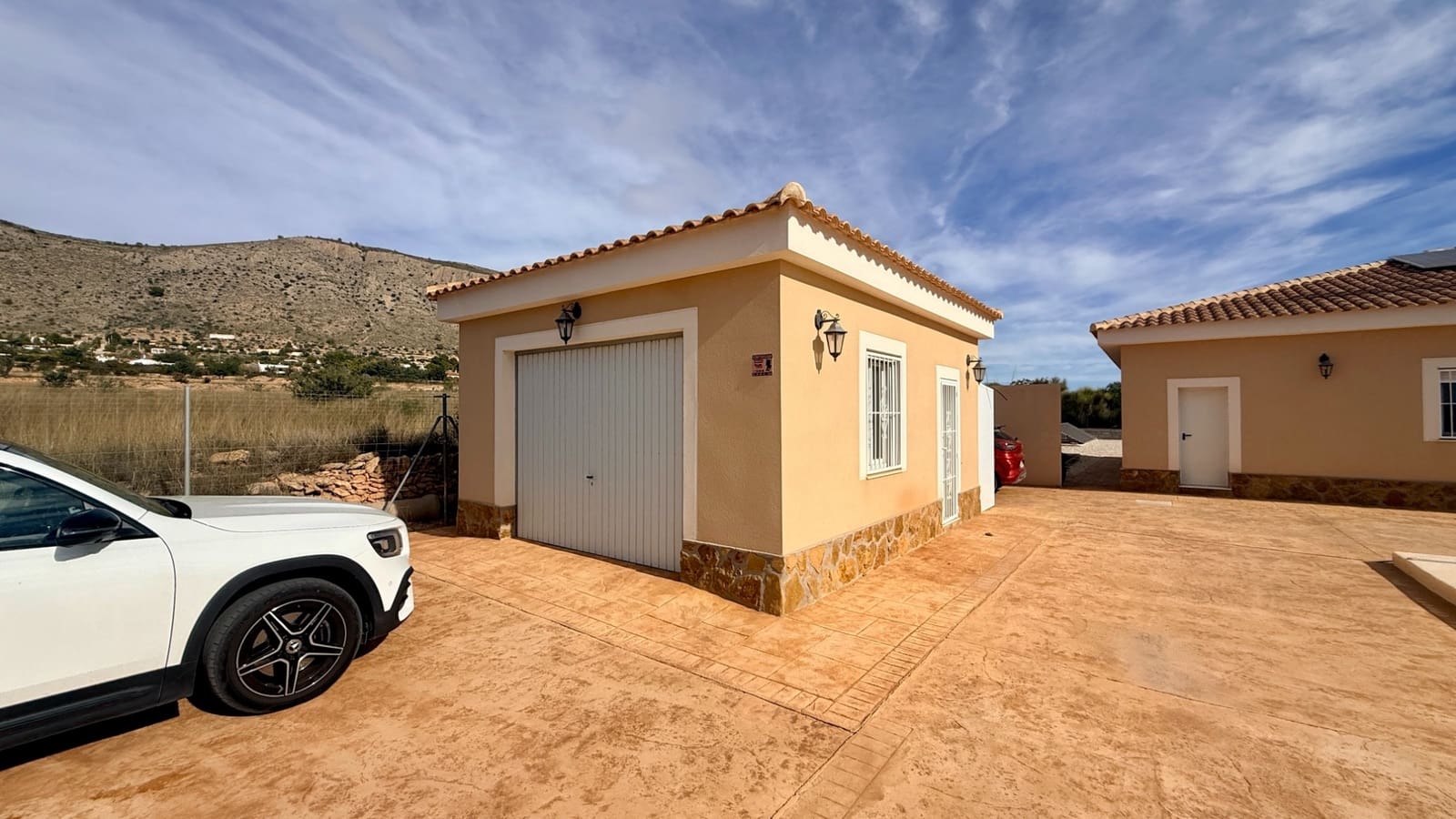 Chalet de 4 habitaciones en Hondón de las Nieves en venta con piscina garaje - 399.000 € (Ref: 9338624)
