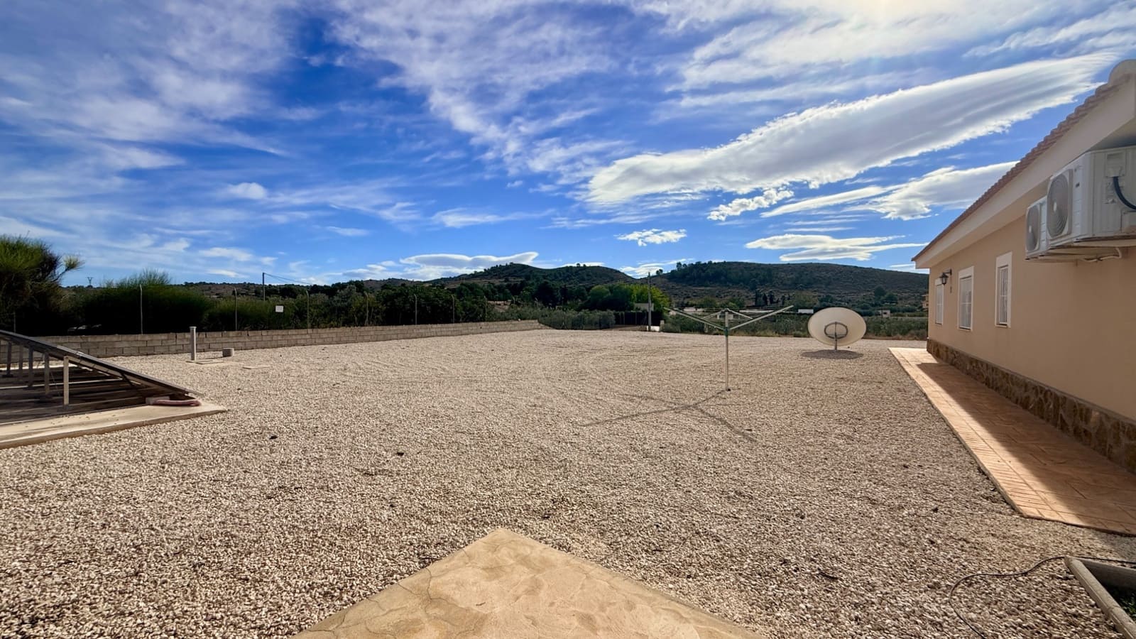 Chalet de 4 habitaciones en Hondón de las Nieves en venta con piscina garaje - 399.000 € (Ref: 9338624)