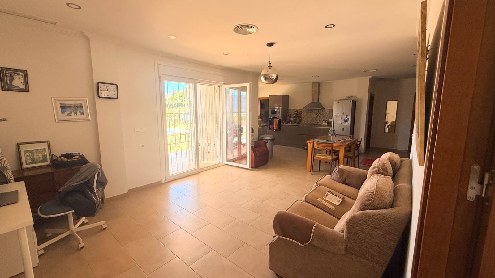 Chalet de 4 habitaciones en Hondón de las Nieves en venta con piscina garaje - 399.000 € (Ref: 9338624)