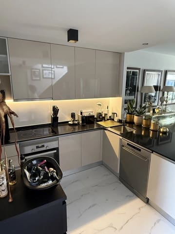 2 soveværelse Penthouse til salg i Playa Flamenca, Orihuela med swimmingpool - € 499.000 (Ref: 9338640)