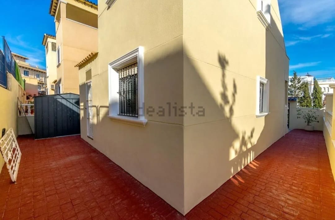 3 soveværelse Villa til salg i Orihuela med swimmingpool garage - € 345.000 (Ref: 9341652)