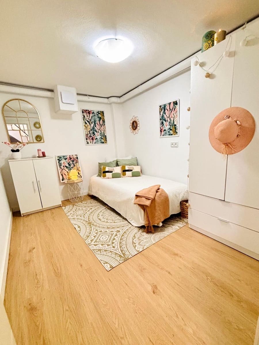 Apartamento de 2 habitaciones en Torrevieja en venta - 122.000 € (Ref: 9341665)