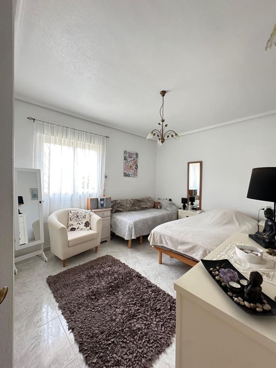 Chalet de 3 habitaciones en Ciudad Quesada en venta con piscina - 340.000 € (Ref: 9341681)