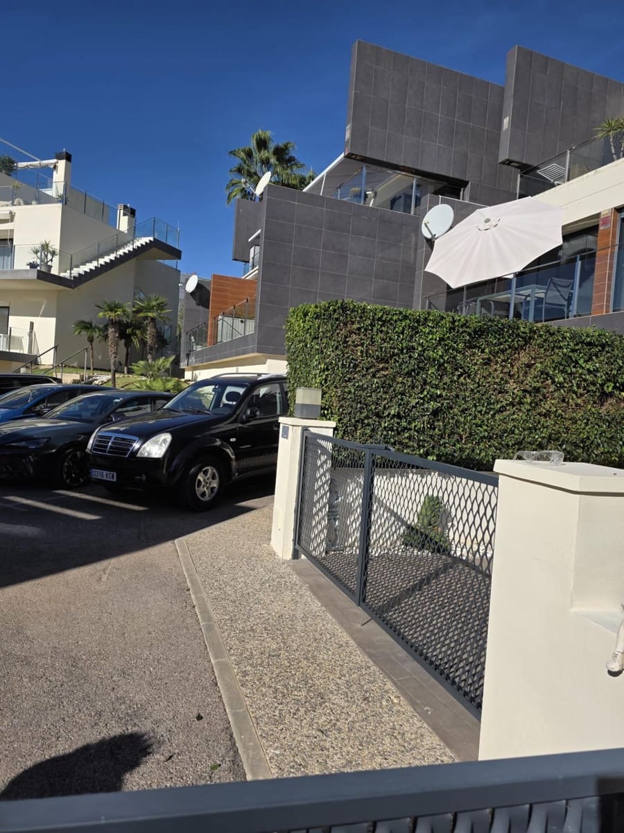 3 makuuhuone Huvila myytävänä paikassa Orihuela Costa mukana uima-altaan - 329 900 € (Ref: 9345514)