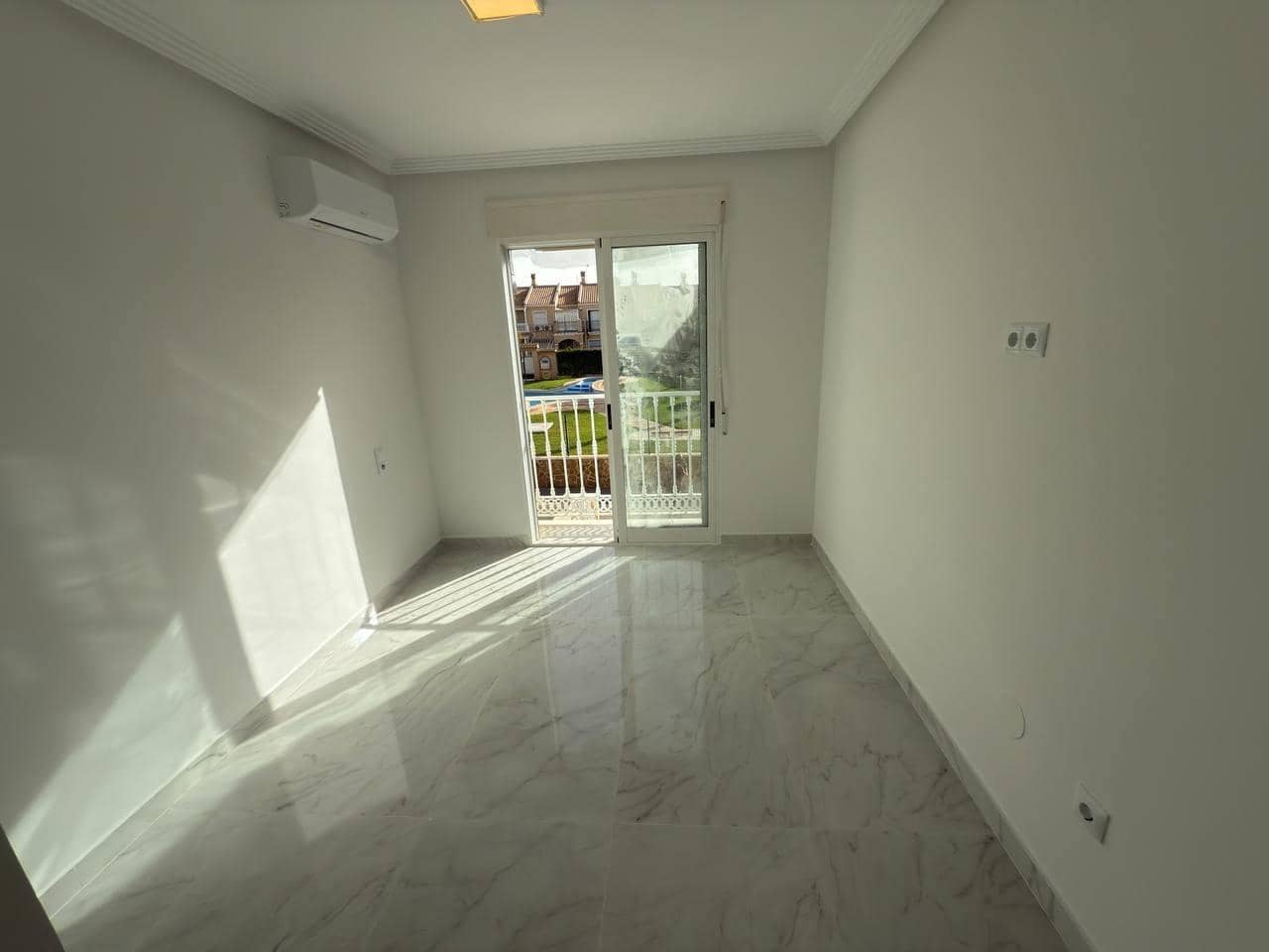 2 Zimmer Haus zu verkaufen in Torrevieja mit Garage - 199.600 € (Ref: 9345517)