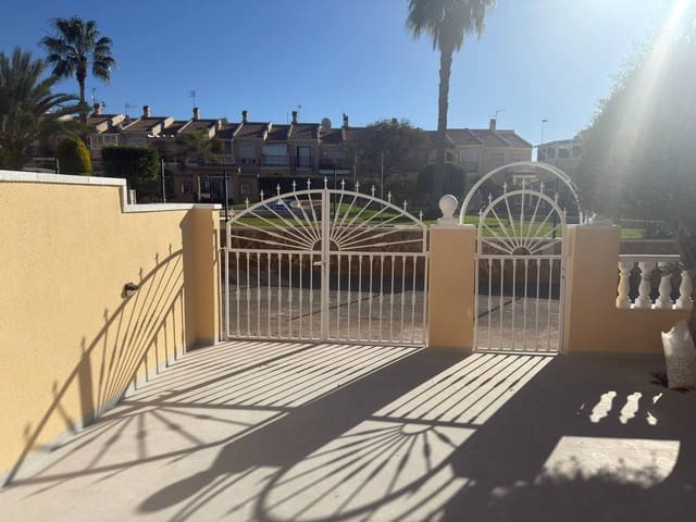 Casa de 2 habitaciones en El Molino, Torrevieja en venta con piscina garaje - 199.600 € (Ref: 9345520)