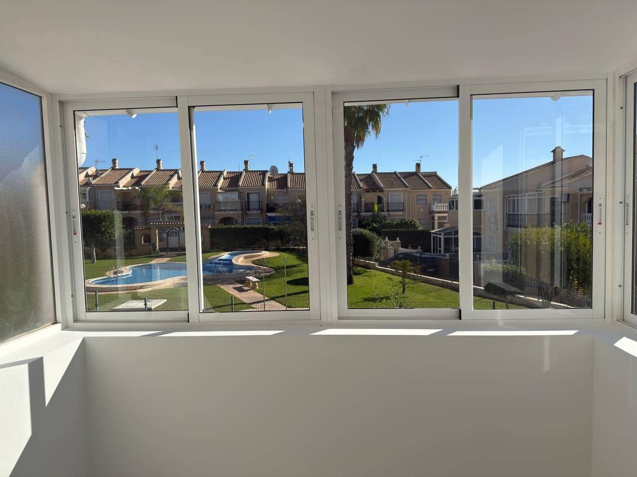 2 sypialnia Dom na sprzedaż w Torrevieja z basenem garażem - 199 600 € (Ref: 9345520)