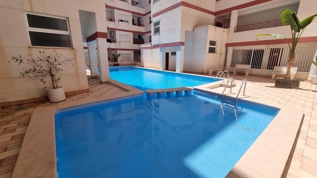 Apartamento de 2 habitaciones en Parque de las Naciones, Torrevieja en venta con piscina - 124.900 € (Ref: 9345524)