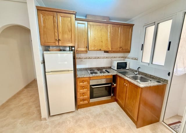 Apartamento de 2 habitaciones en Parque de las Naciones, Torrevieja en venta con piscina - 124.900 € (Ref: 9345524)