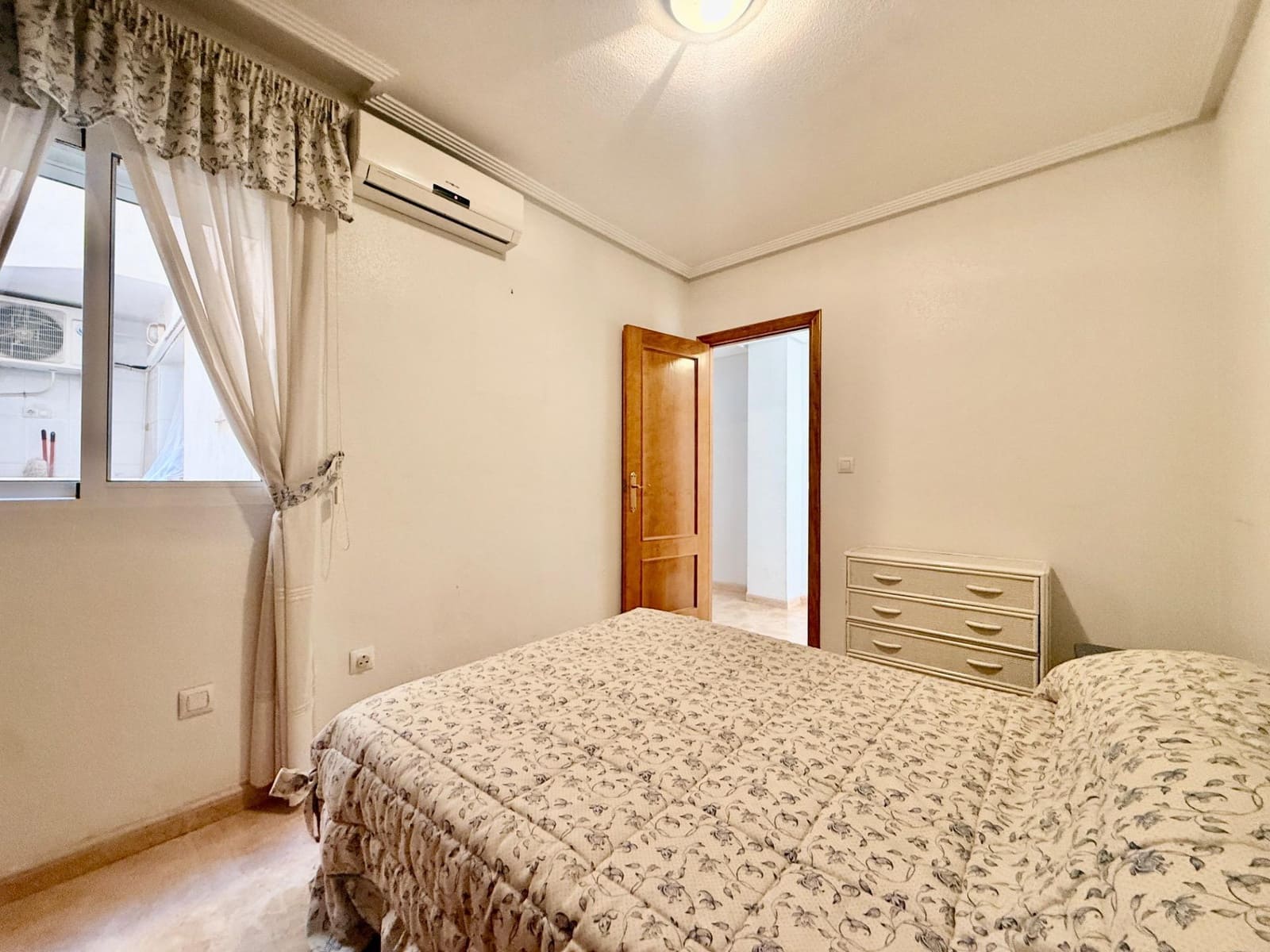 2 soveværelse Lejlighed til salg i Torrevieja med swimmingpool - € 124.900 (Ref: 9345524)