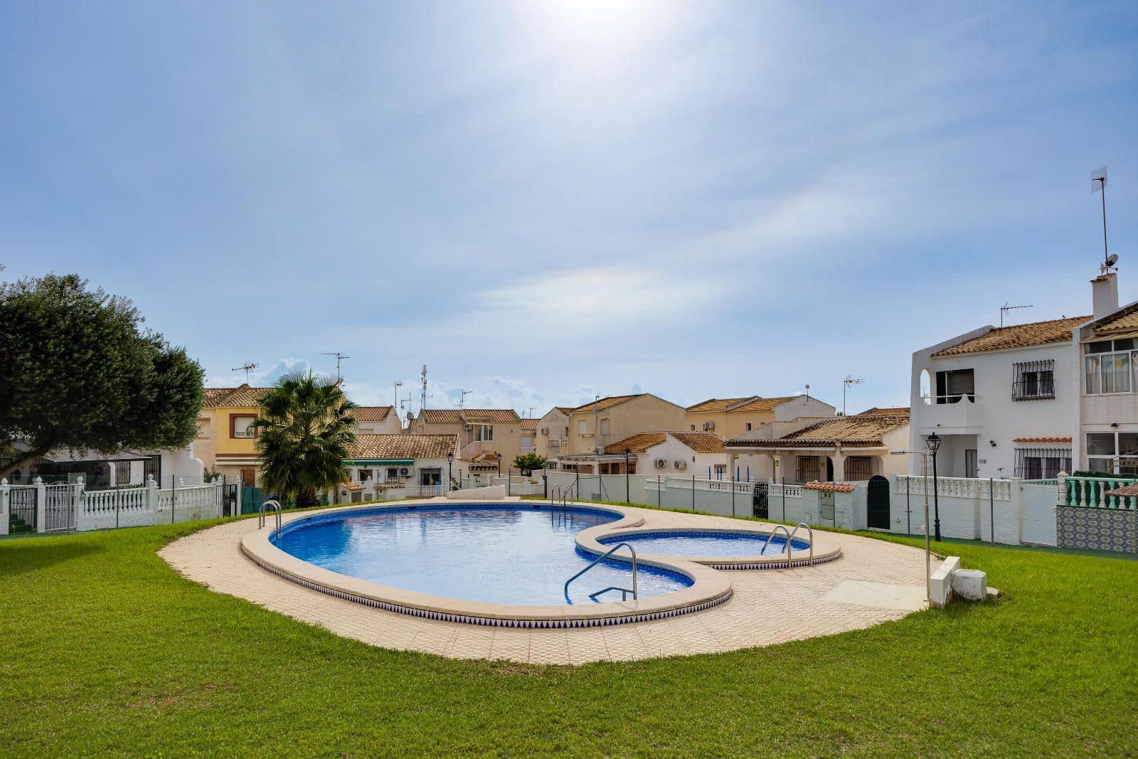 2 bedroom Villa for sale in Orihuela Costa with pool garage - € 189,969 (Ref: 9345535)
