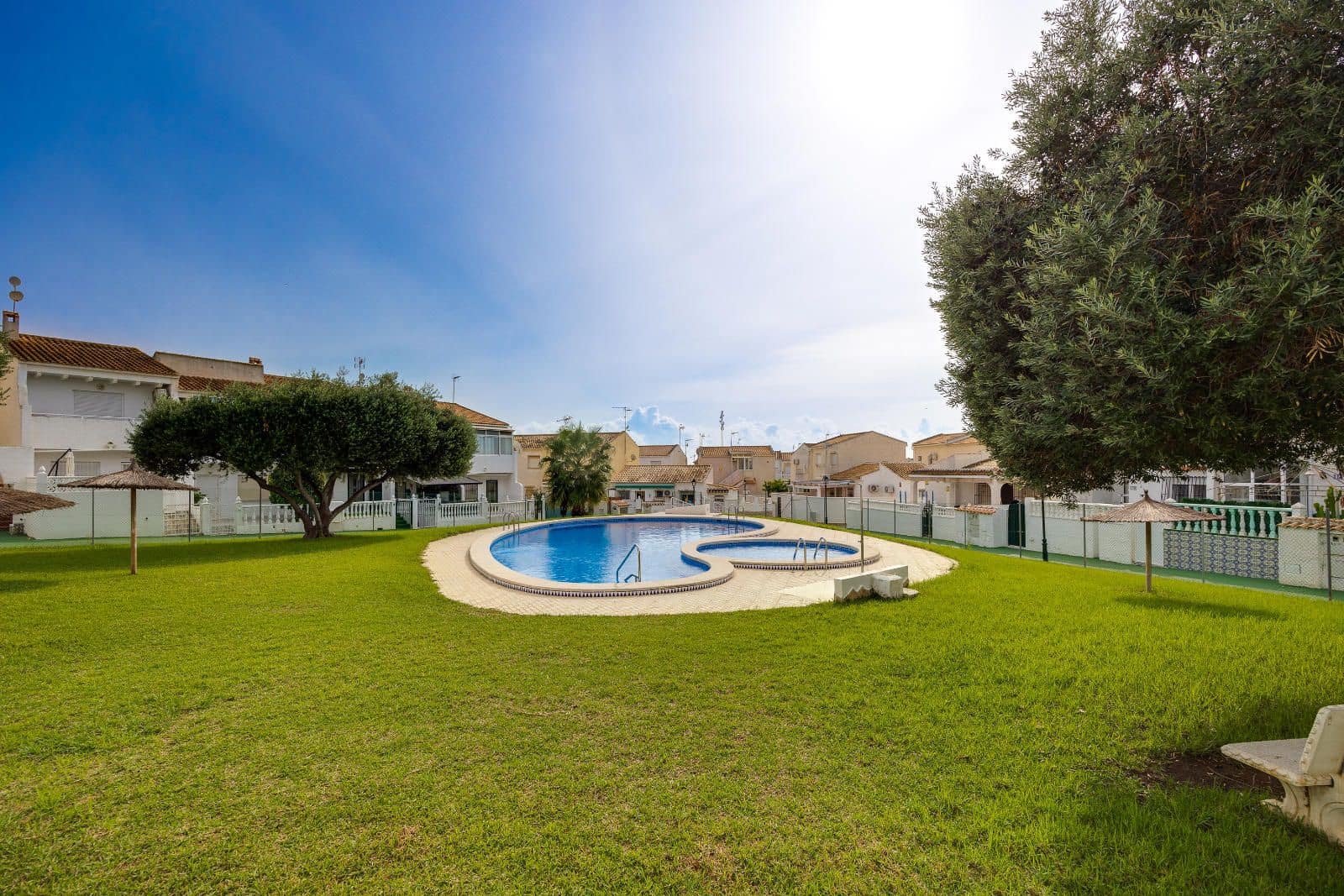 2 bedroom Villa for sale in Orihuela Costa with pool garage - € 189,969 (Ref: 9345535)