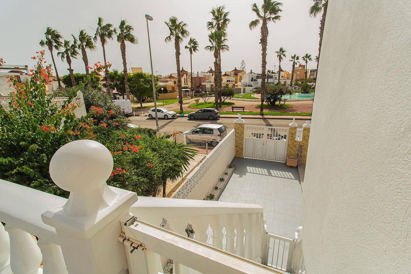 4 sypialnia Dom blizniak na sprzedaż w Orihuela z garażem - 200 000 € (Ref: 9345537)