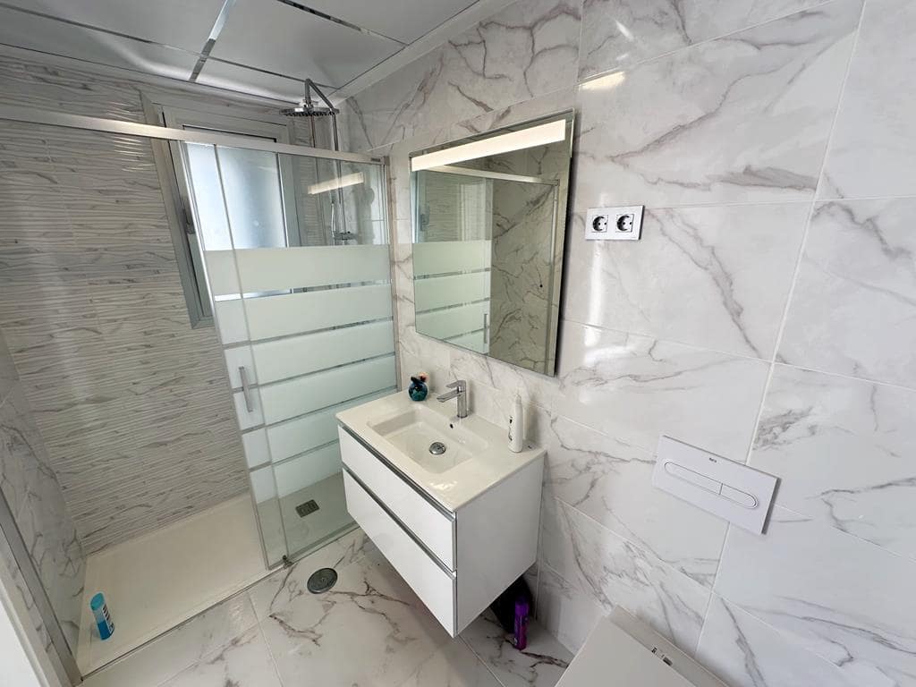 Chalet de 4 habitaciones en Los Alcázares en venta con piscina - 375.900 € (Ref: 9372277)