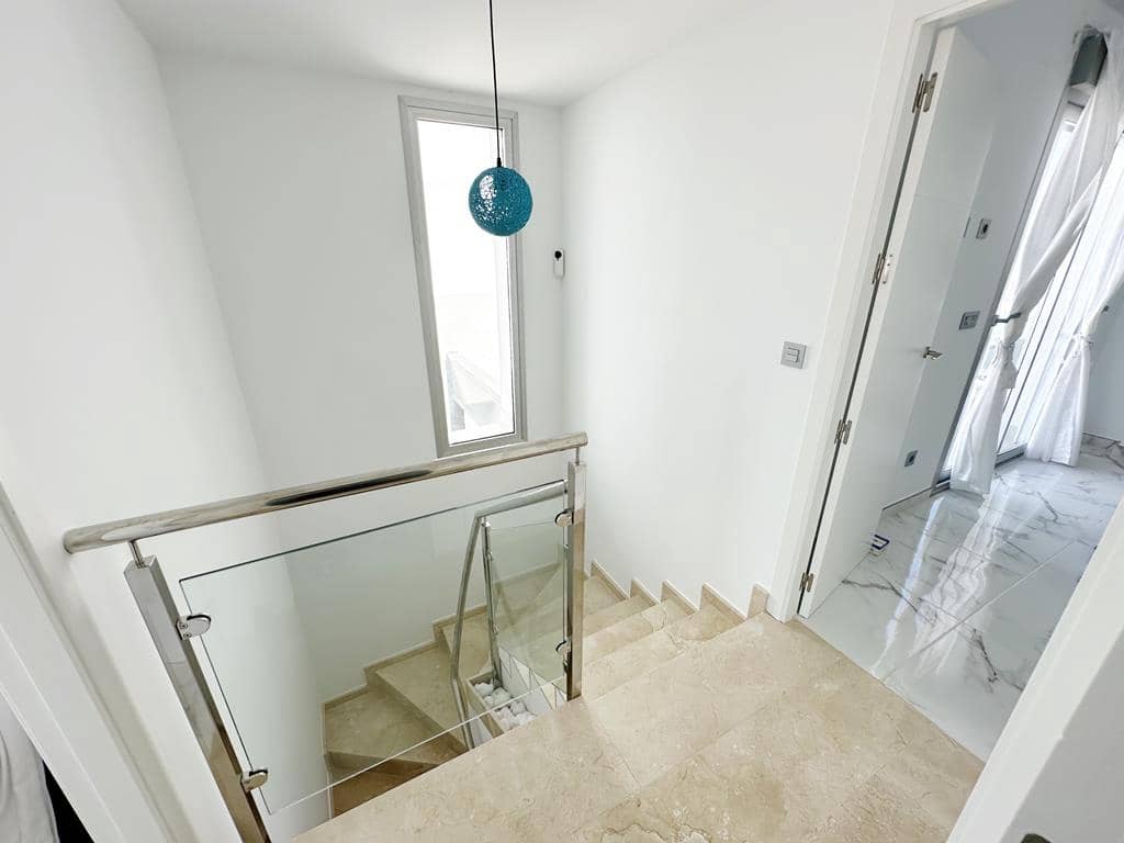 Chalet de 4 habitaciones en Los Alcázares en venta con piscina - 375.900 € (Ref: 9372277)