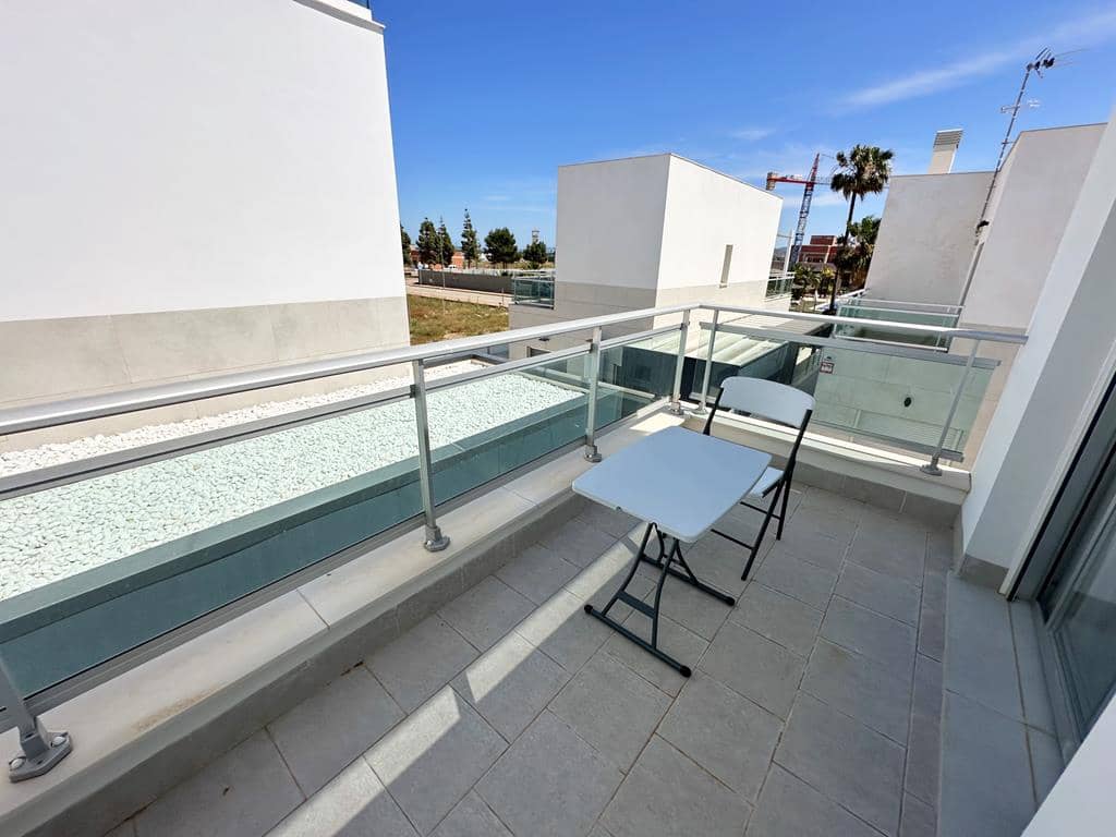 Chalet de 4 habitaciones en Los Alcázares en venta con piscina - 375.900 € (Ref: 9372277)