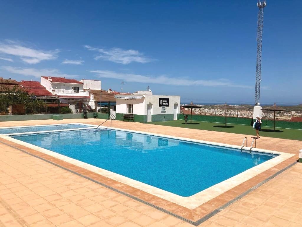 Studio till salu i Ciudad Quesada med pool - 99 800 € (Ref: 9372300)