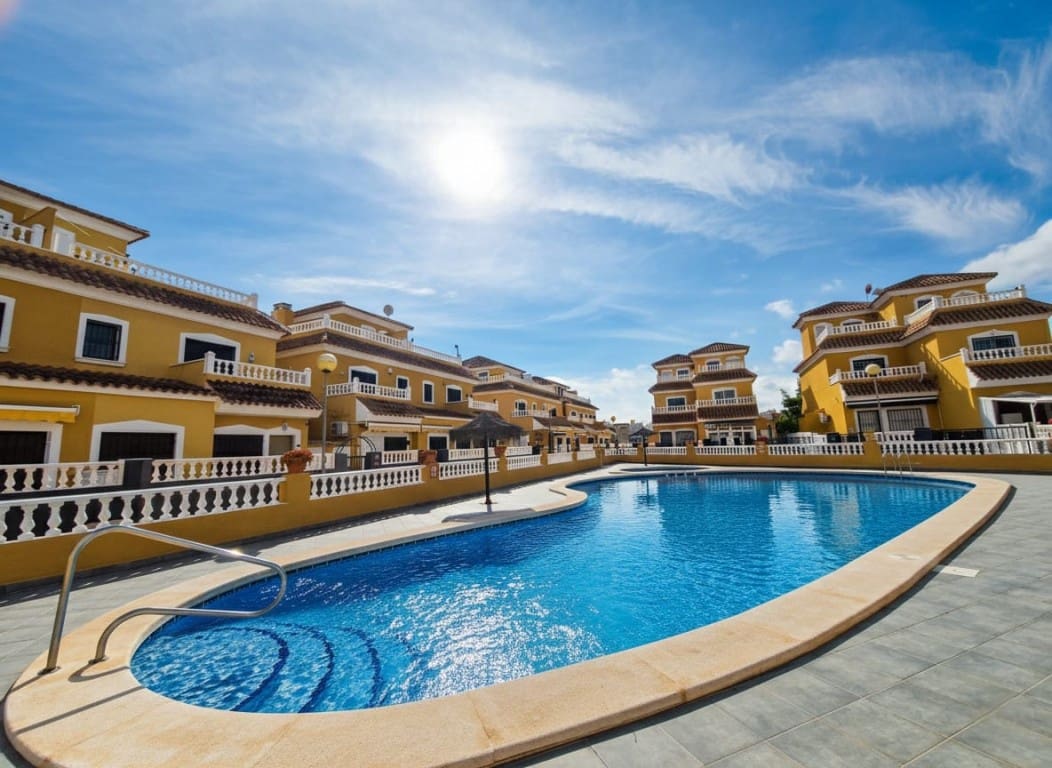 3 quarto Apartamento para venda em Playa Flamenca com piscina - 297 000 € (Ref: 9379938)