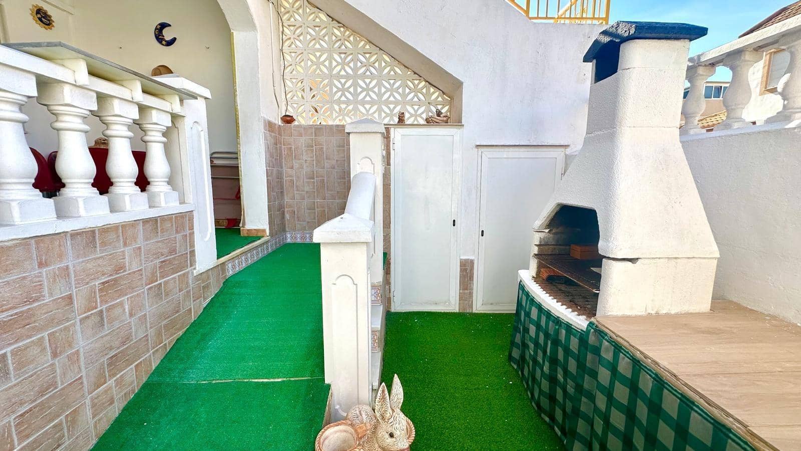 2 makuuhuone Bungalow myytävänä paikassa Torrevieja mukana uima-altaan - 154 900 € (Ref: 9383841)