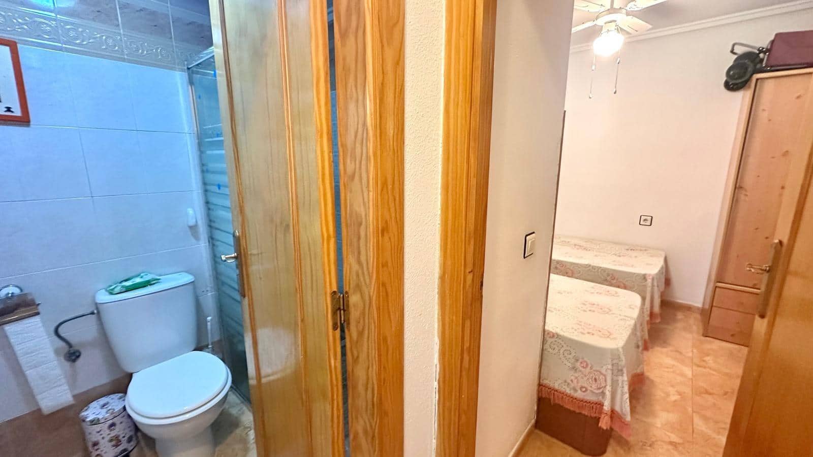 2 makuuhuone Bungalow myytävänä paikassa Torrevieja mukana uima-altaan - 154 900 € (Ref: 9383841)