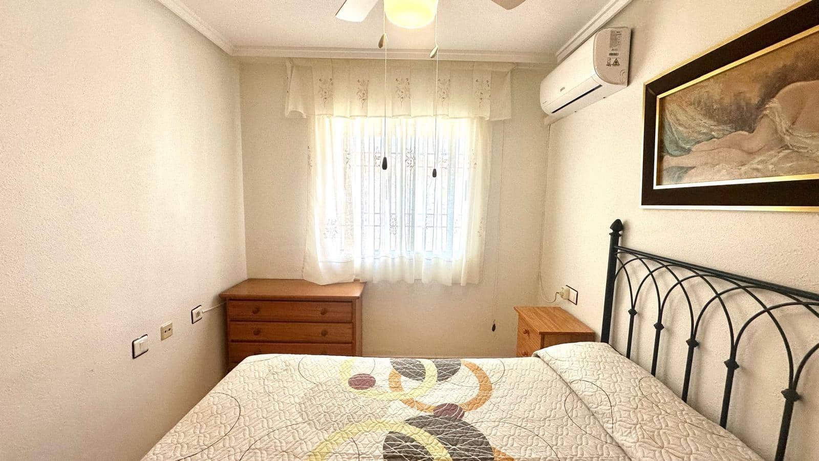 2 makuuhuone Bungalow myytävänä paikassa Torrevieja mukana uima-altaan - 154 900 € (Ref: 9383841)