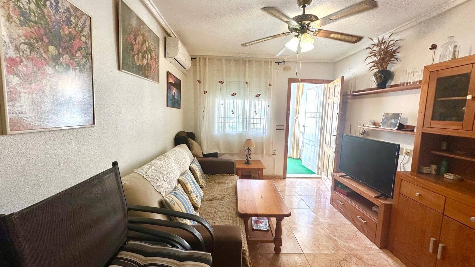 2 makuuhuone Bungalow myytävänä paikassa Torrevieja mukana uima-altaan - 154 900 € (Ref: 9383841)