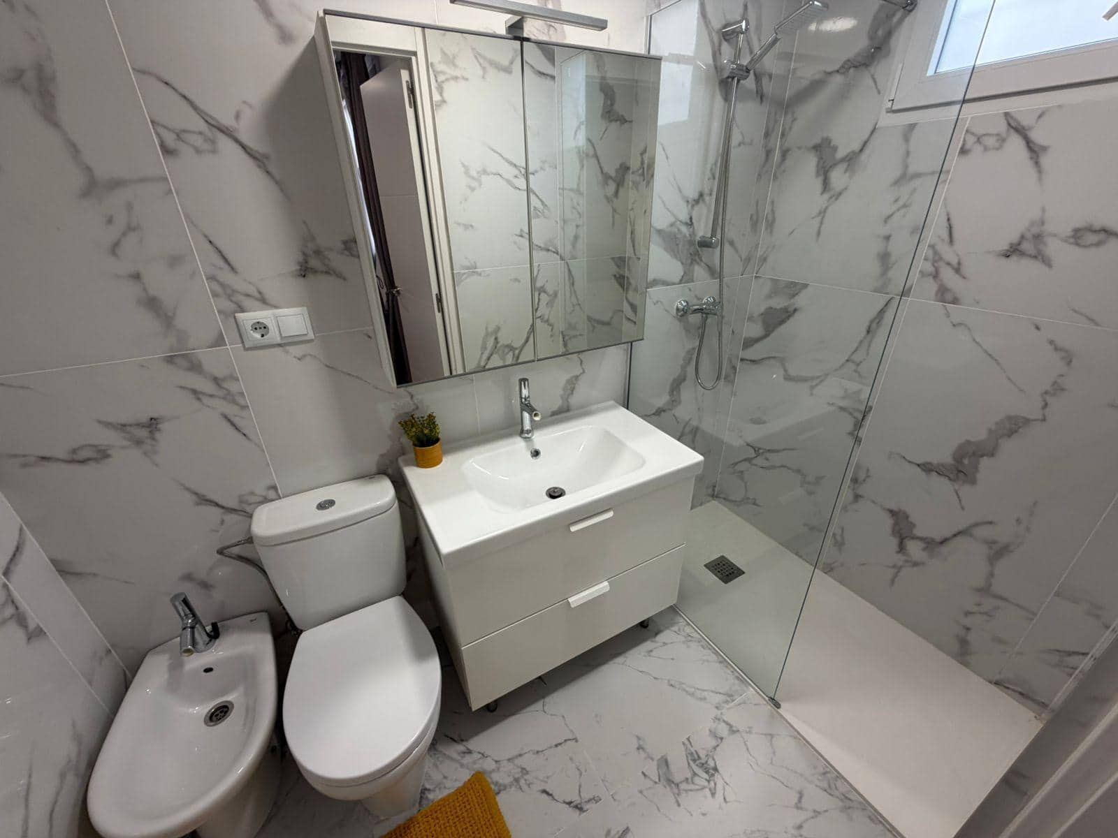 4 bedroom Semi-detached Villa for sale in Torrevieja with pool - € 369,000 (Ref: 9383844)