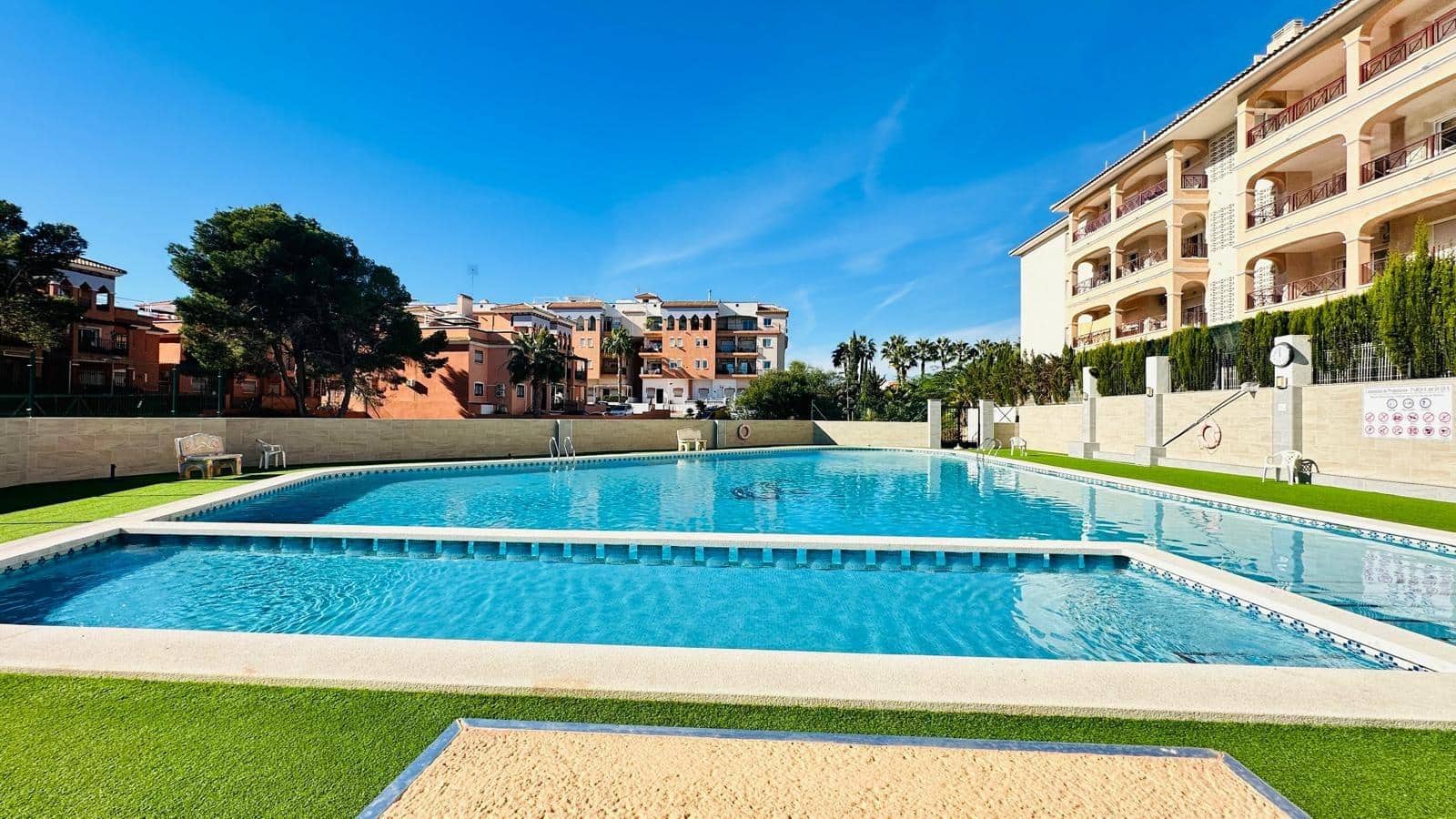 2 soverom Leilighet til salgs i Orihuela Costa med svømmebasseng - € 167 260 (Ref: 9383846)