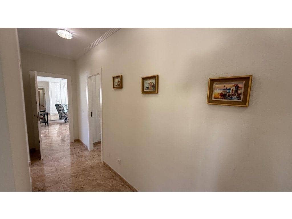 7 sypialnia Willa na sprzedaż w Torrevieja z basenem - 930 000 € (Ref: 9383849)