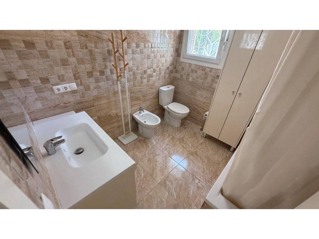 7 sypialnia Willa na sprzedaż w Torrevieja z basenem - 930 000 € (Ref: 9383849)