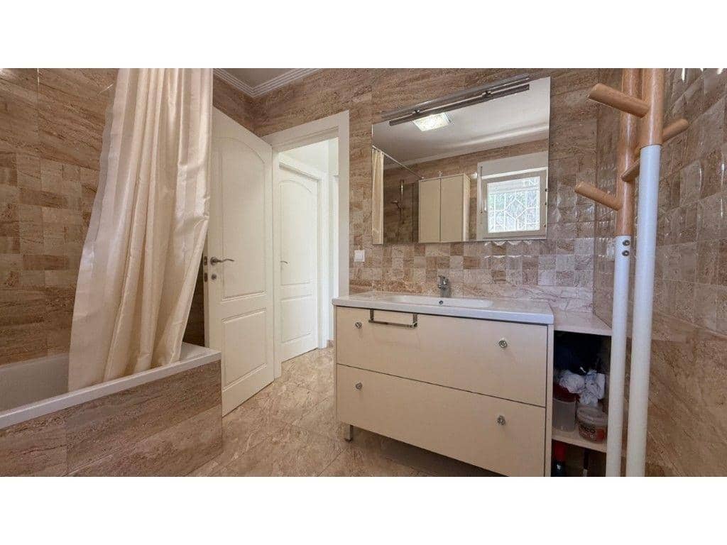 7 sypialnia Willa na sprzedaż w Torrevieja z basenem - 930 000 € (Ref: 9383849)