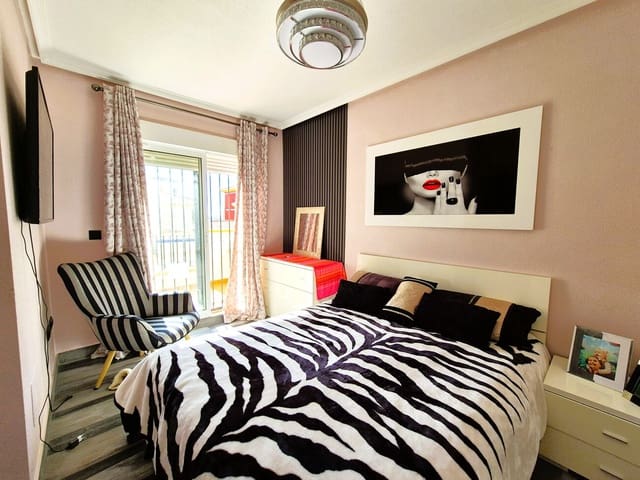 3 soverom Villa til salgs i Cabo Roig, Orihuela med svømmebasseng - € 349 995 (Ref: 9383853)