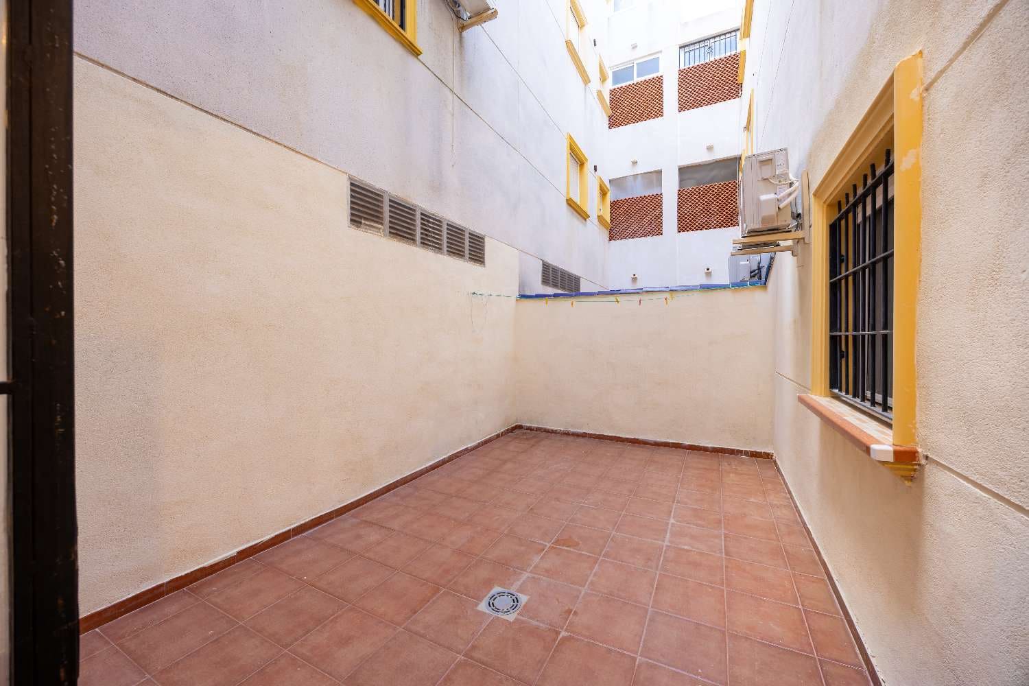 2 bedroom Apartment for sale in Orihuela with pool garage - € 169,900 (Ref: 9391178)