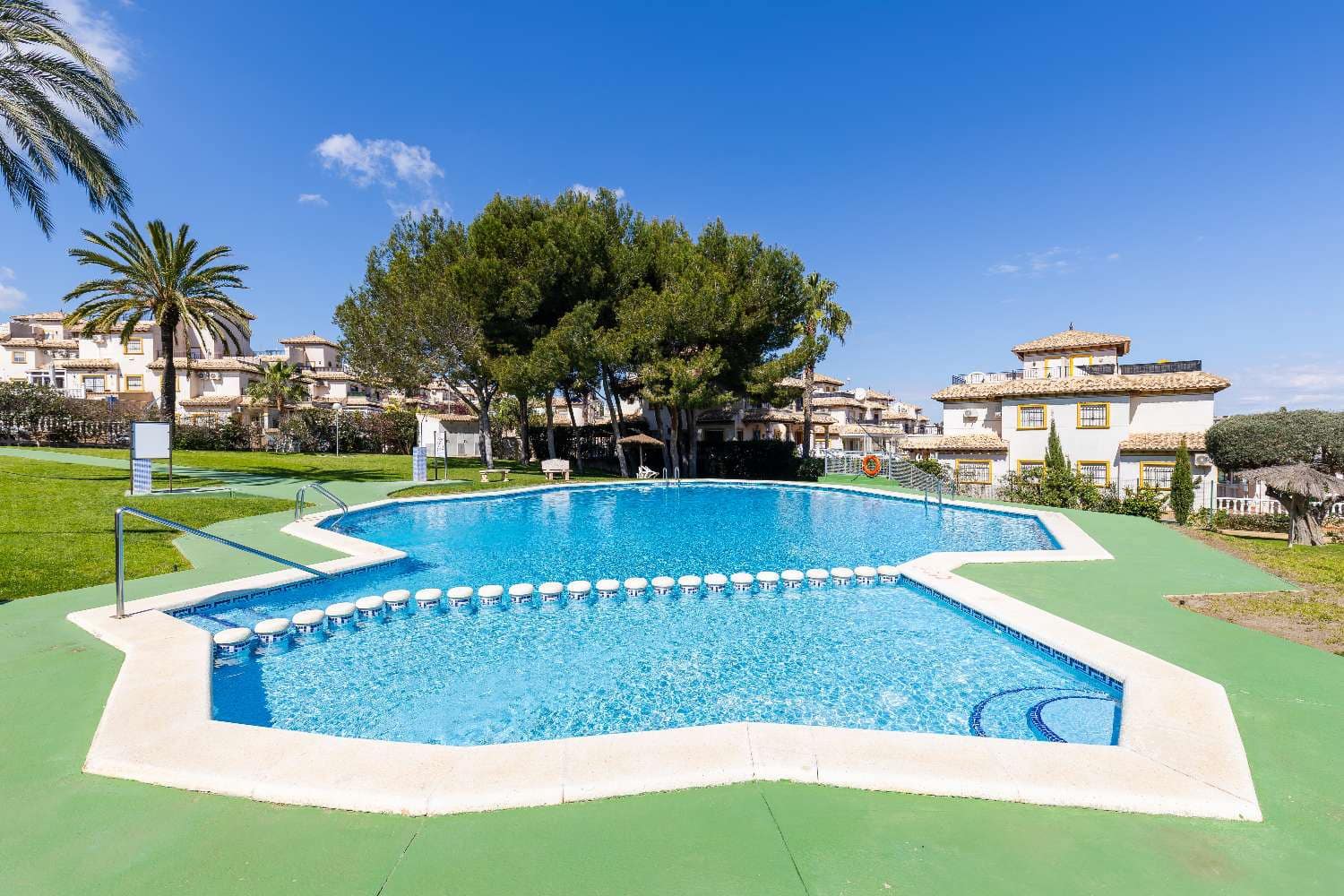 2 bedroom Apartment for sale in Orihuela with pool garage - € 169,900 (Ref: 9391178)