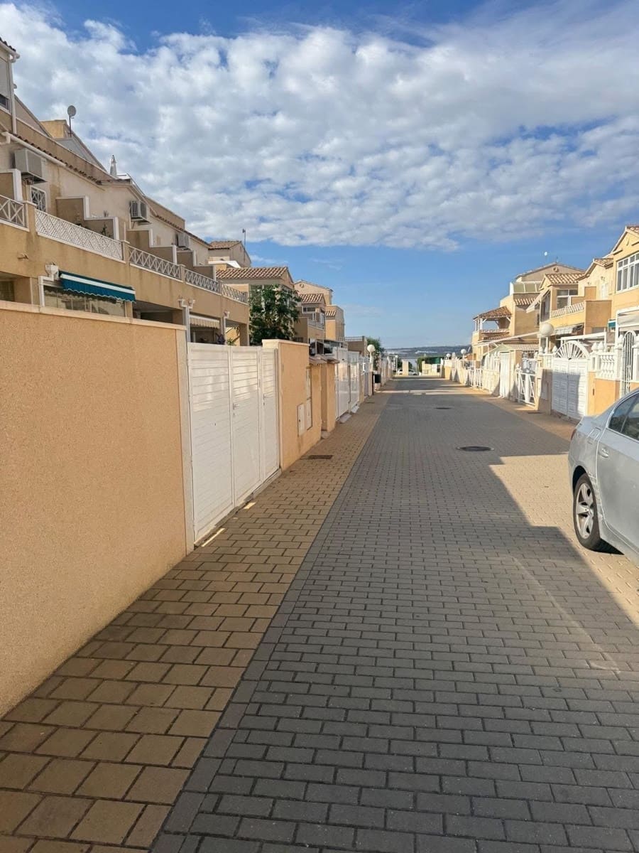 3 makuuhuone Huoneisto myytävänä paikassa Torrevieja - 185 000 € (Ref: 9391184)