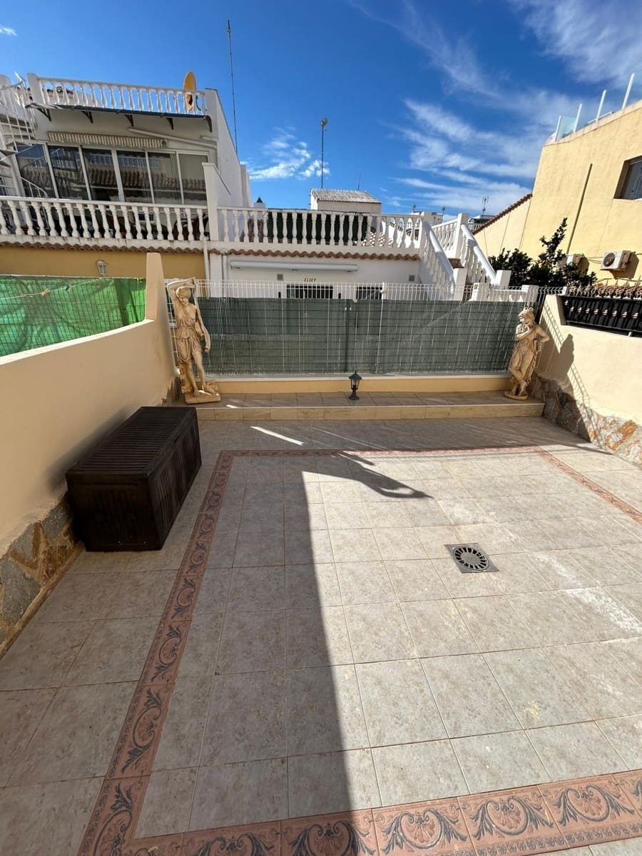2 soveværelse Lejlighed til salg i Orihuela Costa med swimmingpool - € 182.000 (Ref: 9391190)