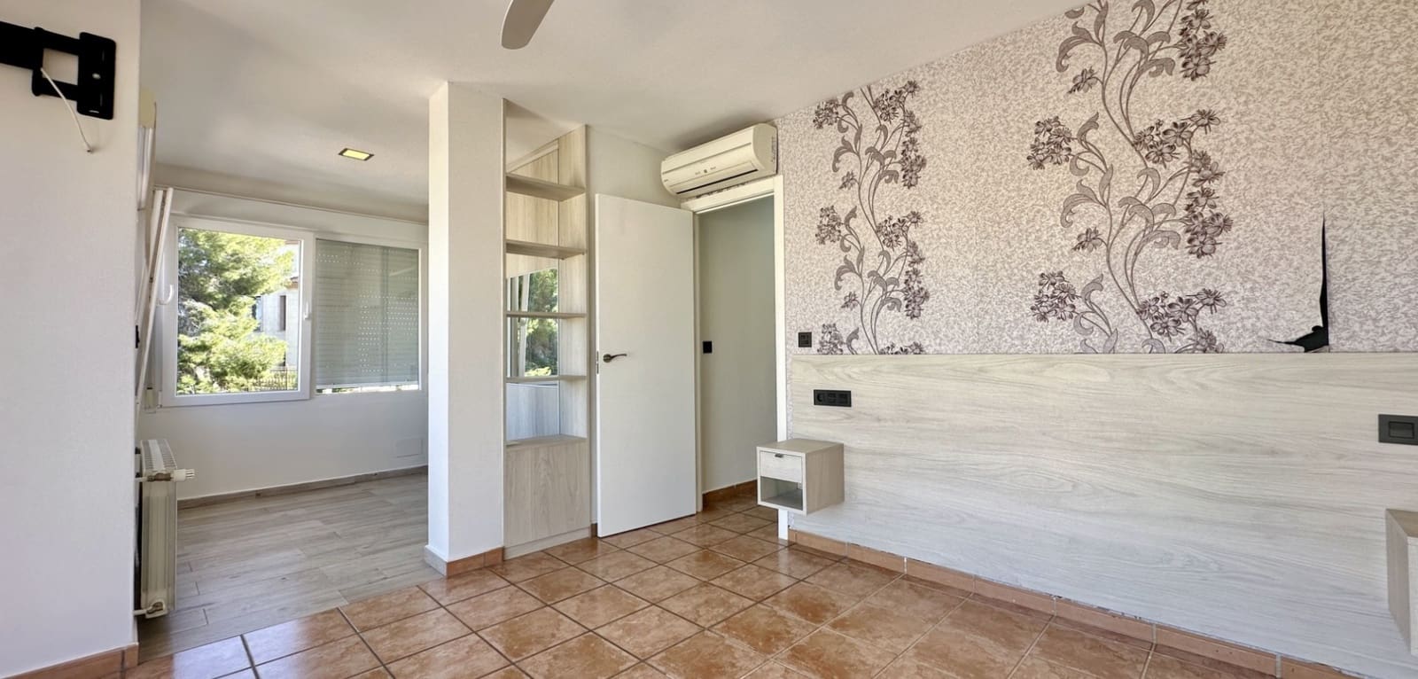 4 bedroom Villa for sale in Orihuela Costa - € 285,000 (Ref: 9391194)