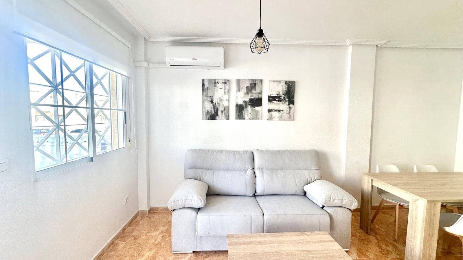 2 bedroom Bungalow for sale in Torrevieja - € 159,900 (Ref: 9391202)