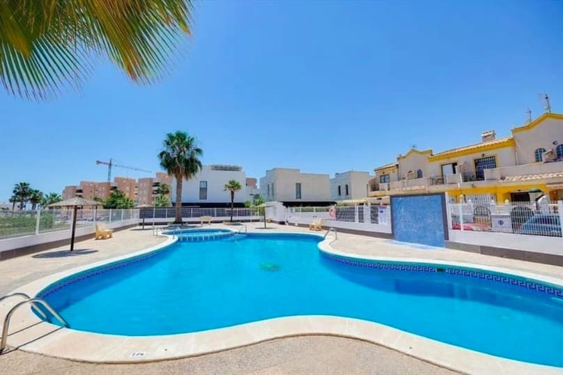 3 bedroom Townhouse for sale in Guardamar del Segura - € 214,900 (Ref: 9393420)