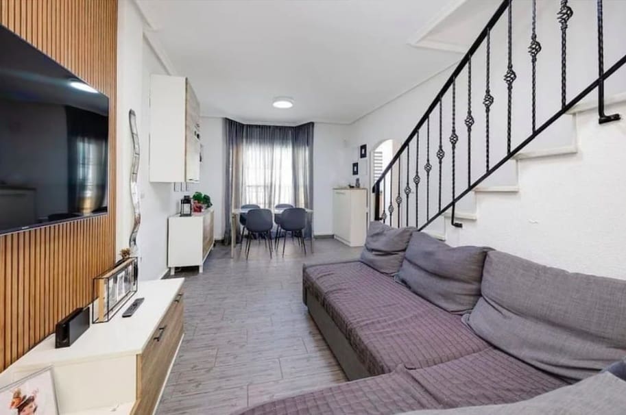 3 bedroom Townhouse for sale in Guardamar del Segura - € 214,900 (Ref: 9393420)